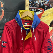 Cargar imagen en el visor de la galería, Chaqueta Tommy Hilfiger Spellout Early/Mid 90’sVintage - L/XL
