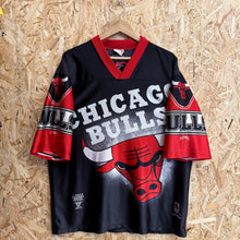 Cargar imagen en el visor de la galería, Camiseta AOP Chicago Bulls 90s Nutmeg Mills Vintage - XL/XXL