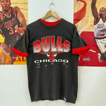 Carregar imagem no visualizador da galeria, Camiseta Chicago Bulls Mid/Late 90s Salem Sportswear Vintage - M/L