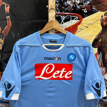 Carregar imagem no visualizador da galeria, Camiseta Napoli 2010-11 Home Macron - XL/XXL