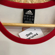 Cargar imagen en el visor de la galería, Camiseta España 2002 Entrenamiento Adidas Vintage - M/L