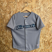 Lade das Bild in den Galerie-Viewer, Beisbolera Toronto Blue Jays 2004-07 Road Majestic Vintage - XL Youth