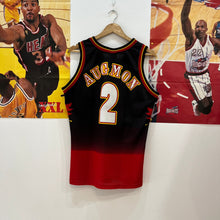 Cargar imagen en el visor de la galería, Camiseta Atlanta Hawks Road 1995-96 Stacey Augmon #2 Champion Vintage - S/M