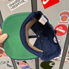 Cargar imagen en el visor de la galería, Gorra Houston Astros 90s Signature Sportswear Vintage