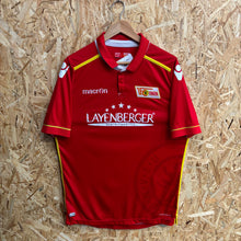 Carica l'immagine nel visualizzatore di Gallery, Camiseta 1.FC Union Berlin 2016-17 Home Macron - L/XL