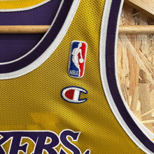 Cargar imagen en el visor de la galería, Camiseta Reversible Los Angeles Lakers 1996-97 Shaquille O’Neal #34 Champion Vintage - M Youth