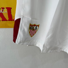 Cargar imagen en el visor de la galería, BNWT Pantalón Sevilla FC 2007-08 Home Joma Vintage - XXL