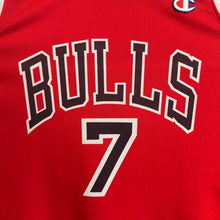 Cargar imagen en el visor de la galería, Camiseta Chicago Bulls Road 1998/99 Toni Kukoc #7 Champion Vintage - M/L