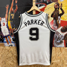 Cargar imagen en el visor de la galería, Camiseta San Antonio Spurs 2001/03 Home Tony Parker #9 Champion Vintage - L/XL