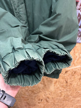 Cargar imagen en el visor de la galería, Plumas Tommy Hilfiger Vintage 90’s - M/L