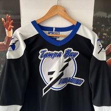 Cargar imagen en el visor de la galería, Camiseta Tampa Bay Lightning Road Starter Vintage Late 90’s - L/XL Youth
