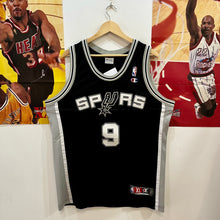Cargar imagen en el visor de la galería, Camiseta Swingman San Antonio Spurs Road 2001-03 Tony Parker #9 Champion Vintage - XL/XXL