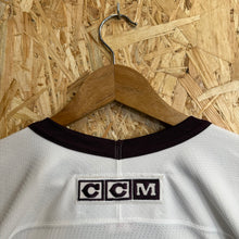 Cargar imagen en el visor de la galería, BNWT Camiseta Anaheim Mighty Ducks 2000/03 CCM Vintage - XL/XXL