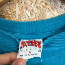 Load image into Gallery viewer, Camiseta Charlotte Hornets Early/Mid 90s Nutmeg Mills Vintage - S/M