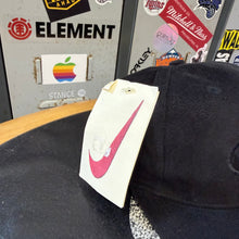 Load image into Gallery viewer, BNWT Gorra Nike Air Max 1998 Vintage