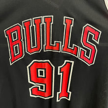 Cargar imagen en el visor de la galería, Camiseta Chicago Bulls Alternate 1995-96 Dennis Rodman #91 Champion Vintage - S/M