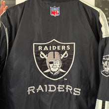 Cargar imagen en el visor de la galería, Chaqueta Oakland Raiders Late 90s Starter Vintage - L/XL