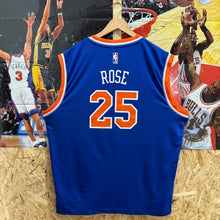 Lade das Bild in den Galerie-Viewer, BNWT Camiseta New York Knicks Road 2016 Derrick Rose #25 Adidas - XL/XXL