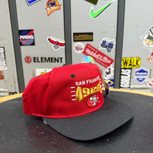 Carregar imagem no visualizador da galeria, BNWT Gorra San Francisco 49ers 90s Drew Pearson Vintage