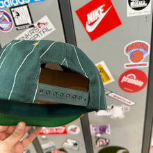 Carregar imagem no visualizador da galeria, BNWT Gorra Oakland Athletics 90s Drew Pearson Vintage