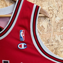 Cargar imagen en el visor de la galería, Camiseta Chicago Bulls Road 1998/99 Toni Kukoc #7 Champion Vintage - M/L