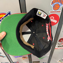 Cargar imagen en el visor de la galería, BNWT Gorra Chicago Bulls 90s Competitor Vintage