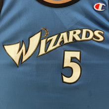 Cargar imagen en el visor de la galería, Camiseta Washington Wizards Road 2001-03 Juwan Howard #5 Champion Vintage - L/XL