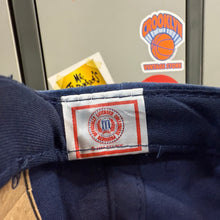 Carregar imagem no visualizador da galeria, BNWT Gorra Michigan Wolverines Late 90s Sports Specialties Vintage