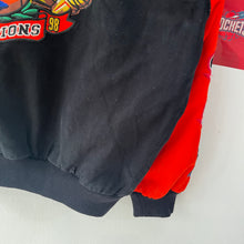 Cargar imagen en el visor de la galería, Chaqueta Chicago Bulls Repeat Three Peat 1998 Jeff Hamilton Vintage - M/L