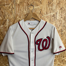 Lade das Bild in den Galerie-Viewer, Beisbolera Washington Nationals 2015-19 Home Majestic - S/M