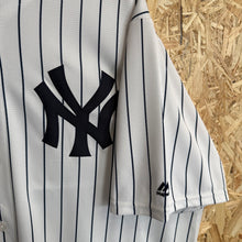 Carregar imagem no visualizador da galeria, Beisbolera New York Yankees Luke Voit #45 2019 Home Majestic Vintage- XXL/3XL