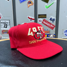 Carregar imagem no visualizador da galeria, BNWOT Gorra San Francisco 49ers AMCAP Early 90s Vintage