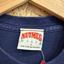 Cargar imagen en el visor de la galería, Camiseta Georgetown Hoyas Early 90s Nutmeg Mills Vintage - M/L