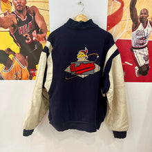 Cargar imagen en el visor de la galería, Chaqueta Bomber Varsity Cleveland Indians Identity INC Vintage 90’s - L/XL