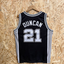 Carregar imagem no visualizador da galeria, Camiseta San Antonio Spurs 2000/03 Road Tim Duncan #21 Champion Vintage - M/L
