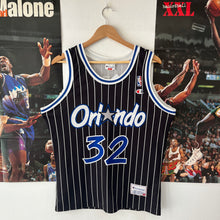 Carregar imagem no visualizador da galeria, Camiseta Orlando Magic Alternate 1994-95 Shaquille O’Neal #32 Champion Vintage - S/M