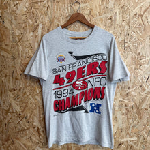 Cargar imagen en el visor de la galería, Camiseta San Francisco 49ers 1994/95 Nutmeg Mills Vintage - M/L