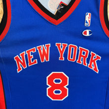 Carregar imagem no visualizador da galeria, Camiseta New York Knicks Road 2008/10 Danilo Gallinari #8 Champion Vintage - S/M