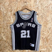 Carregar imagem no visualizador da galeria, Camiseta San Antonio Spurs 2000/03 Road Tim Duncan #21 Champion Vintage - M/L
