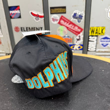 Carregar imagem no visualizador da galeria, BNWT Gorra Miami Dolphins 1993 AMCAP Vintage