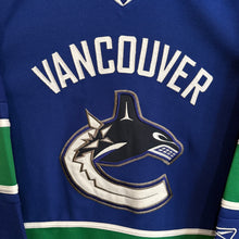 Carica l'immagine nel visualizzatore di Gallery, Camiseta Vancouver Canucks 2007/08 Home Reebok - L/XL YOUTH