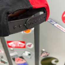 Cargar imagen en el visor de la galería, Gorra Chicago Bulls Competitor 90s Vintage