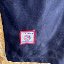Cargar imagen en el visor de la galería, Camiseta Bayern Munich 1997-99 Home Basler #14 Adidas Vintage - S/M