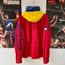 Cargar imagen en el visor de la galería, Chaqueta Tommy Hilfiger Spellout Vintage - M/L