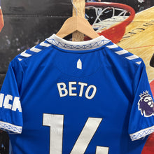 Load image into Gallery viewer, Camiseta Everton 2023-24 Home Beto #14 Hummel - XS/S