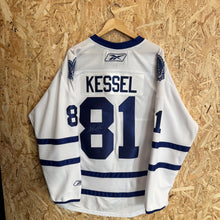 Load image into Gallery viewer, Camiseta Toronto Maple Leafs 2010/11 Road Phil Kessel #81 (Firmada) Reebok Vintage - XL/XXL