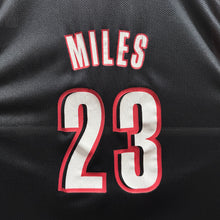 Carregar imagem no visualizador da galeria, Camiseta Portland Trail Blazers Road Early 00s Darius Miles #23 Adidas Vintage - L YOUTH