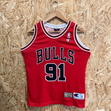 Carregar imagem no visualizador da galeria, Camiseta Chicago Bulls Road HWC 2007/08 Dennis Rodman #91 Champion Vintage - XS/S