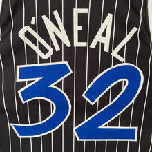 Carregar imagem no visualizador da galeria, Camiseta Orlando Magic Alternate 1994-95 Shaquille O’Neal #32 Champion Vintage - S/M