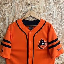 Carregar imagem no visualizador da galeria, Beisbolera Baltimore Orioles 2011 Cal Ripken Jr #8 Majestic - M/L